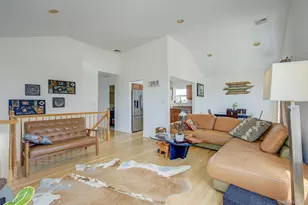 913 Arctic St, Lindenhurst, NY 11757 - Photo 10