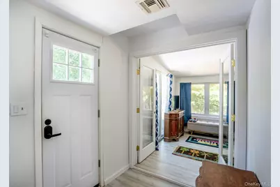 156 Washington Heights Avenue, Hampton Bays, NY 11946 - Photo 12