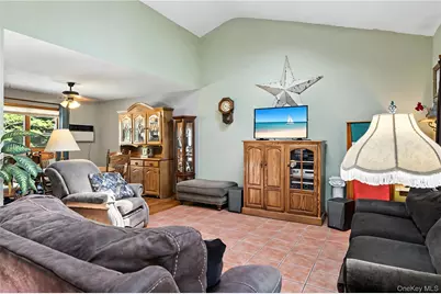 44 Aliperti Road, Jamesport, NY 11947 - Photo 6