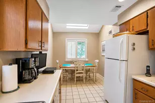 65 Cottonwood Ct, Wantagh, NY 11793 - Photo 10