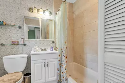 4612 Fayette Place, Great Neck, NY 11020 - Photo 14