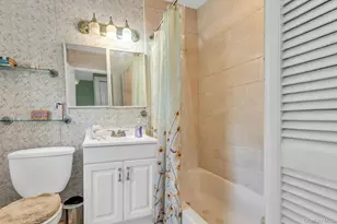 4612 Fayette Pl, Great Neck, NY 11020 - Photo 14