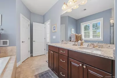 35 Briarwood Lane, New Windsor, NY 12553 - Photo 24