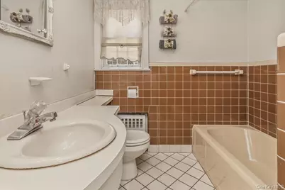 588 Adams Avenue, West Hempstead, NY 11552 - Photo 12
