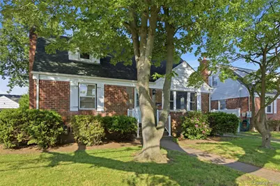 116 Prague Street, Valley Stream, NY 11580 - Photo 2