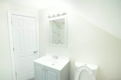 144 Carleton Avenue, Islip Terrace, NY 11752 - Photo 28