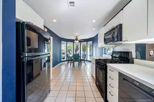 83 Kristin Ln, Hauppauge, NY 11788 - Photo 18