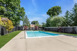 294 Edmunton Dr, North Babylon, NY 11703 - Photo 20