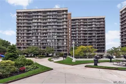 152-18 Union Turnpike #7 P, Flushing, NY 11367 - Photo 4