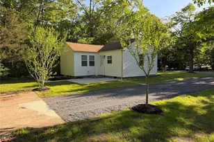 40 Fulton Ave, Mastic, NY 11950 - Photo 4