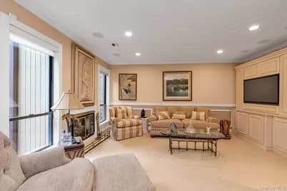51 Wimbledon Drive, Roslyn, NY 11576 - Photo 10