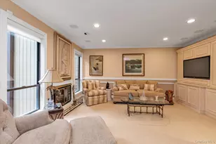 51 Wimbledon Dr, Roslyn, NY 11576 - Photo 10