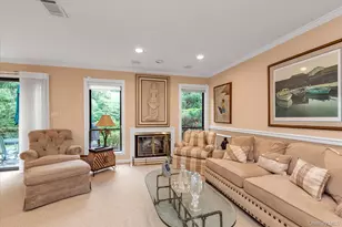 51 Wimbledon Dr, Roslyn, NY 11576 - Photo 14