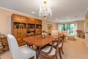 51 Wimbledon Dr, Roslyn, NY 11576 - Photo 8