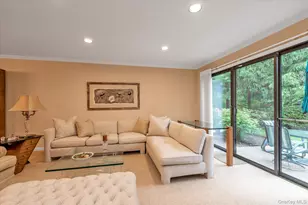 51 Wimbledon Dr, Roslyn, NY 11576 - Photo 12