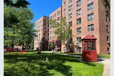 150-29 72 Rd #3L, Flushing, NY 11367 - Photo 2