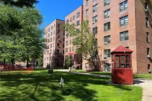 150-29 72nd Rd, Flushing, NY 11367 - Photo 2