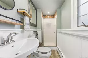 17 Joyce Dr, Riverhead, NY 11901 - Photo 16