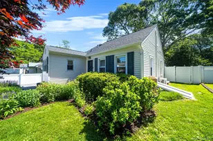 7 Spruce Dr, East Northport, NY 11731 - Photo 2