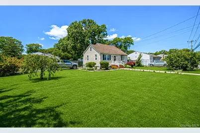 1406 Coates Avenue, Holbrook, NY 11741 - Photo 26