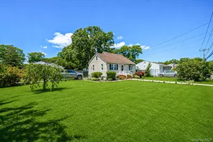 1406 Coates Ave, Holbrook, NY 11741 - Photo 26