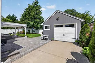 51 Chestnut St, Westbury, NY 11590 - Photo 42