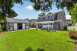 51 Chestnut St, Westbury, NY 11590 - Photo 36