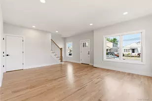13 Evelyn Ave, Westbury, NY 11590 - Photo 8