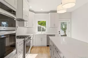 13 Evelyn Ave, Westbury, NY 11590 - Photo 12