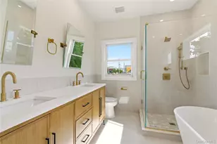 13 Evelyn Ave, Westbury, NY 11590 - Photo 20