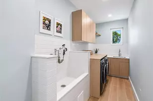 2412 Amherst St, East Meadow, NY 11554 - Photo 24