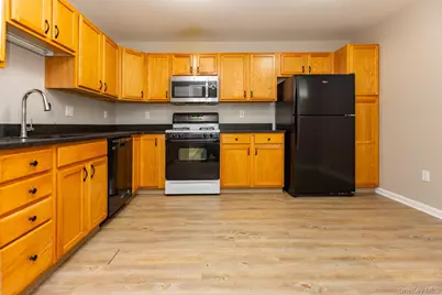 202 Crystal Hill Lane, Poughkeepsie, NY 12603 - Photo 6