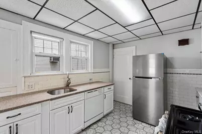 205 Roslyn Road, Mineola, NY 11501 - Photo 18