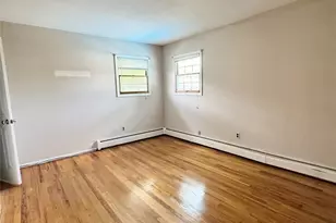 255 Brookside Ct, Copiague, NY 11726 - Photo 6