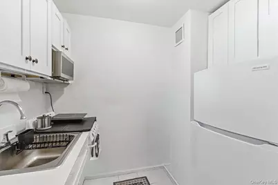 62-59 108th Street #4C, Forest Hills, NY 11375 - Photo 4