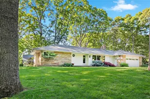 675 Dicks Point Rd, Cutchogue, NY 11935 - Photo 2