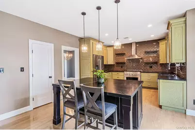 62 Oceanview Boulevard, Manorville, NY 11949 - Photo 8
