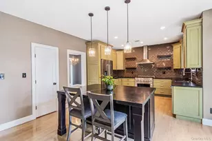 62 Oceanview Blvd, Manorville, NY 11949 - Photo 8