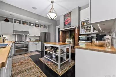19 Howe Place, Bronxville, NY 10708 - Photo 14