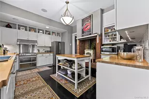19 Howe Pl, Bronxville, NY 10708 - Photo 14