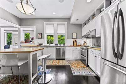19 Howe Place, Bronxville, NY 10708 - Photo 12