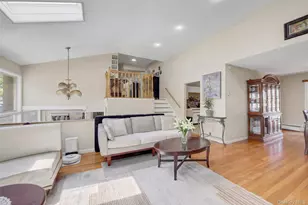 211 Cantiague Rock Rd, Westbury, NY 11590 - Photo 4