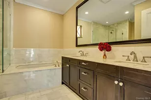 1000 Royal Ct, North Hills, NY 11030 - Photo 30