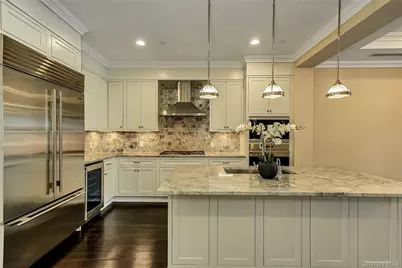 1000 Royal Court #1105, North Hills, NY 11030 - Photo 8