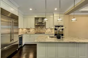 1000 Royal Ct, North Hills, NY 11030 - Photo 8