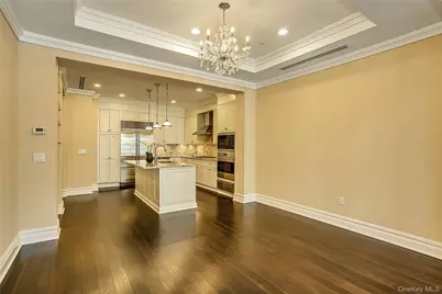 1000 Royal Court #1105, North Hills, NY 11030 - Photo 14