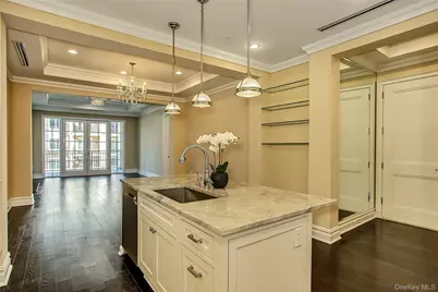 1000 Royal Court #1105, North Hills, NY 11030 - Photo 12