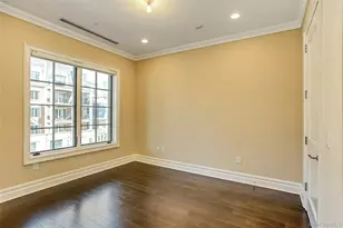 1000 Royal Ct, North Hills, NY 11030 - Photo 22