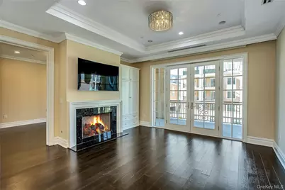 1000 Royal Court #1105, North Hills, NY 11030 - Photo 16