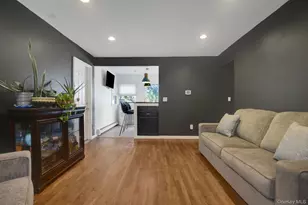 45 Sheraton Dr, Poughkeepsie, NY 12601 - Photo 4